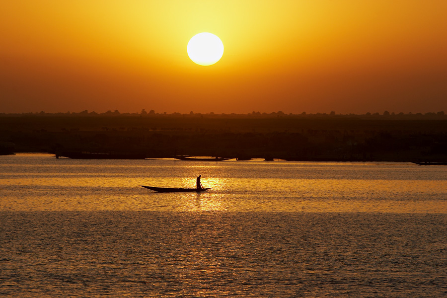 49   Sunset at the niger